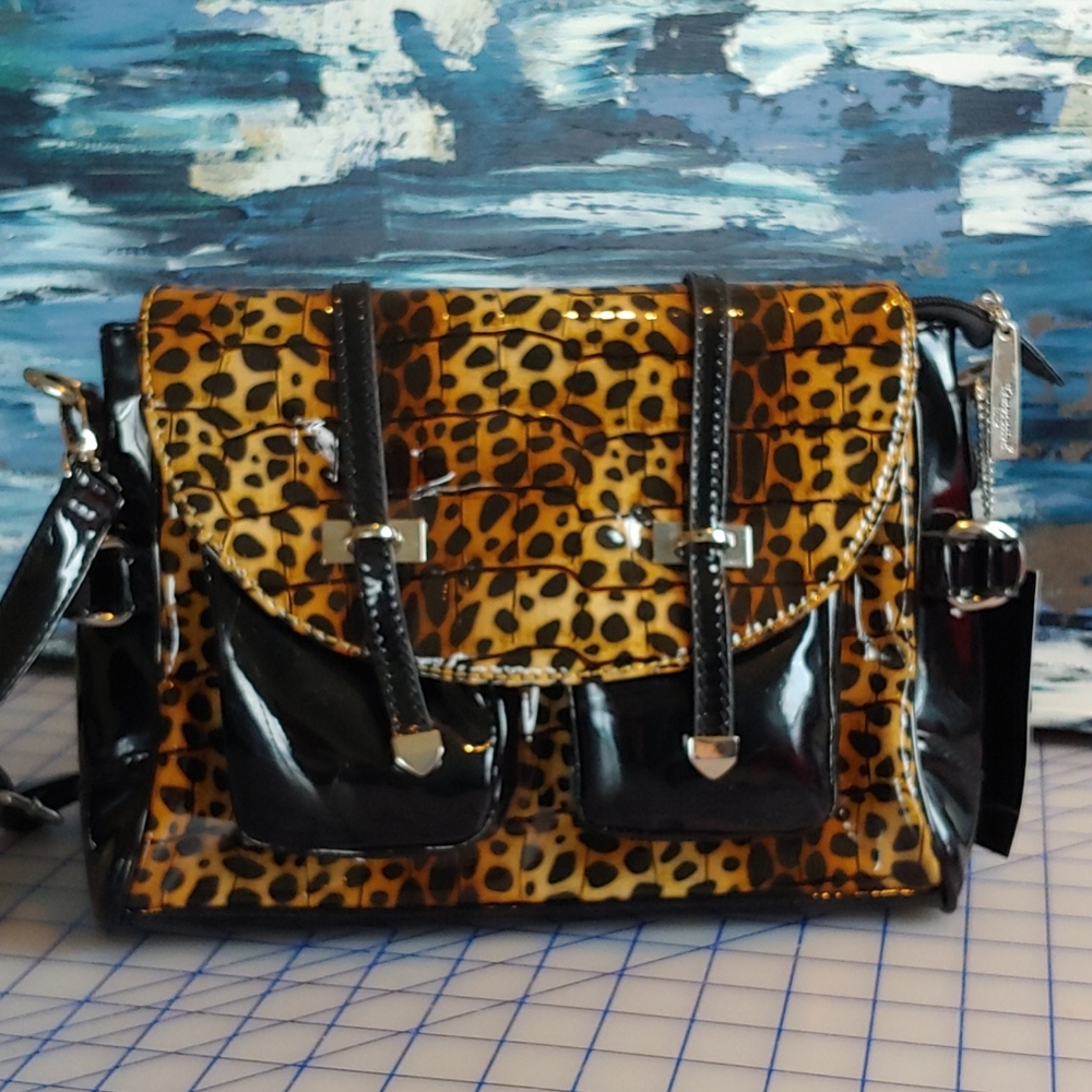 Tentation Vinyl Leopard Print Purse